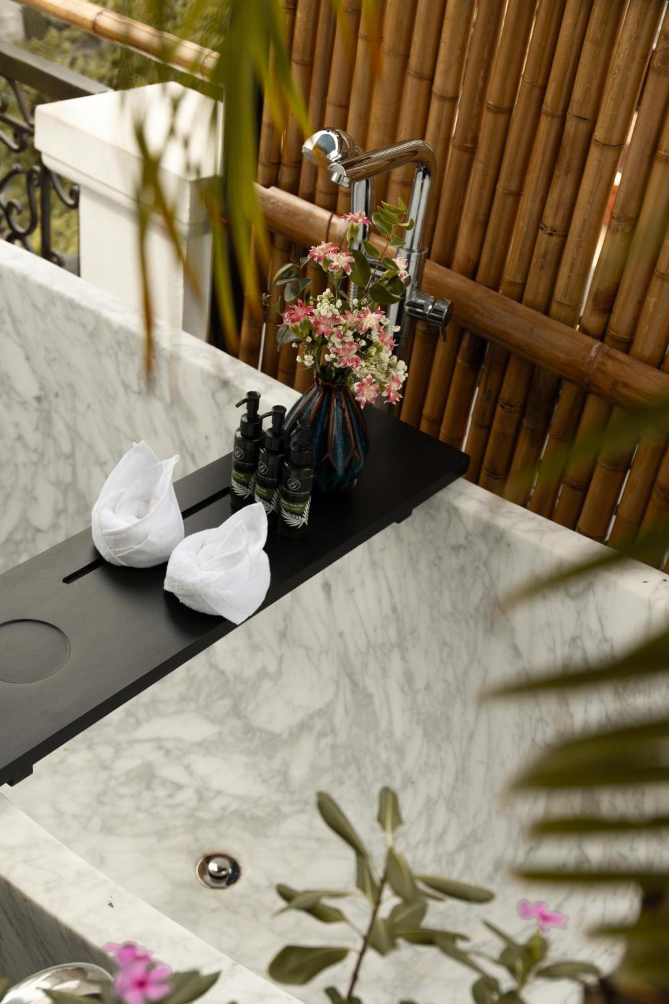 Hanoi Graceful Hotel And Travel 外观 照片